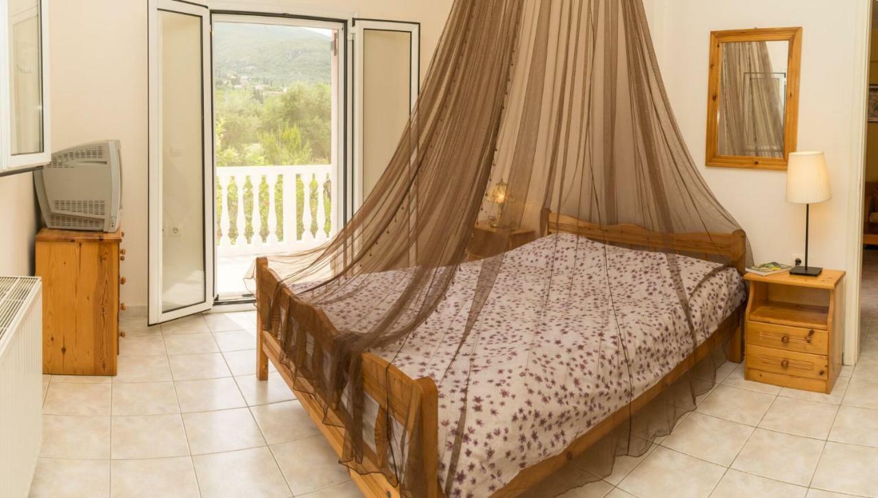 2 Bed House With Mountain View Apartment Alykes  Exterior photo